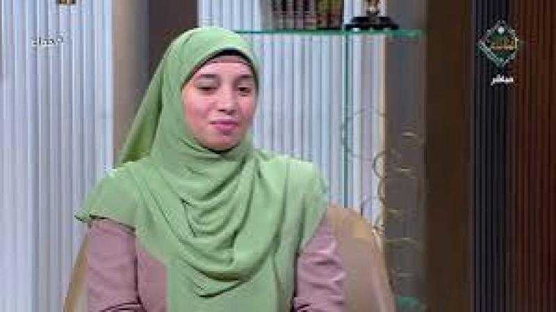 بالفيديو.. متصلة: بستلف علشان اتصدق؟.. وعضو بالأزهر العالمى للفتوى ترد