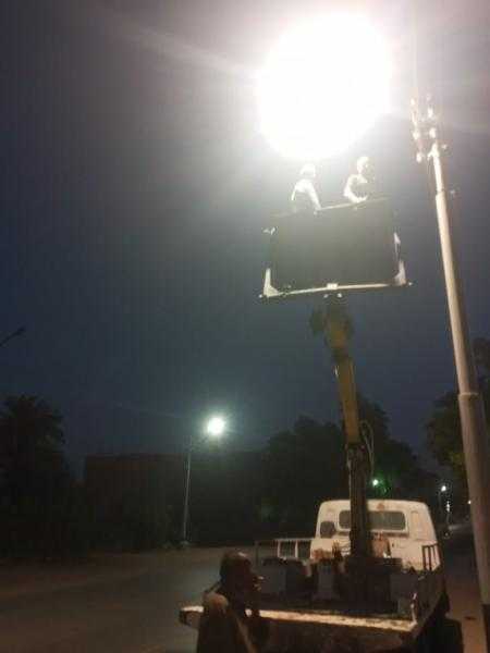 محافظ أسيوط: صيانة وتركيب كشافات الإنارة للطرق بنطاق مركز أبوتيج